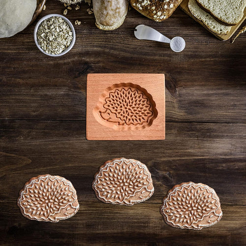 Emporte piece hérisson lot de 4 sur table en bois