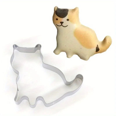 Emporte pièce en forme de chat avec biscuit en forme de chat
