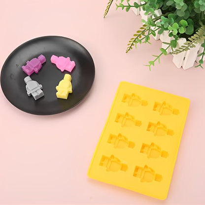 Moule à gâteau en silicone jaune avec 4 figurines