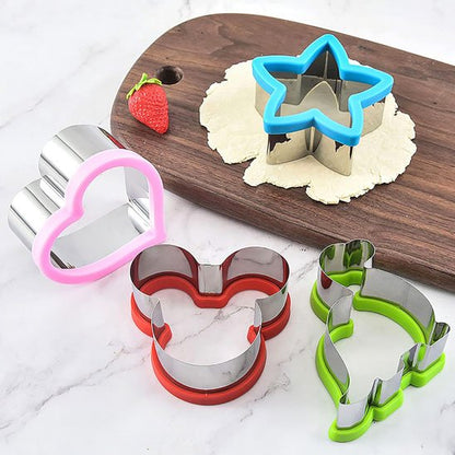 Emporte pièce 4 formes différentes avec couleur  ose, rouge, vert et bleu