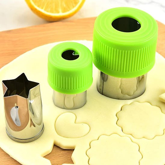 2 Emporte pièce Premium Inox vert lot pressé dans la pâte