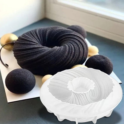 Moule à gateau en silicone avec gâteau de couleur fonçé 